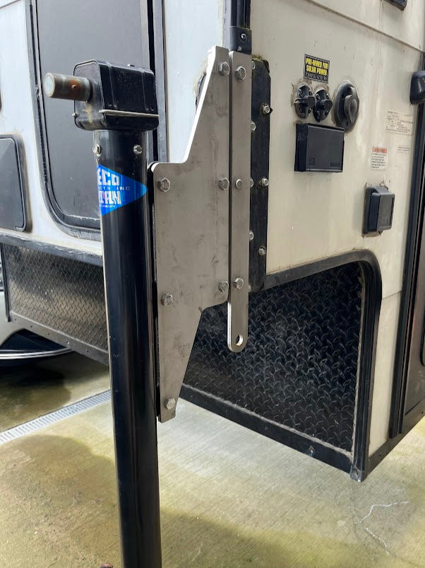 Offset Extension Brackets for Rieco-Titan Jacks